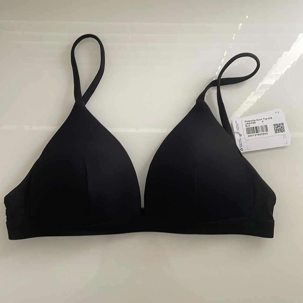 Lululemon waterslide swim too A/B cup Size 4